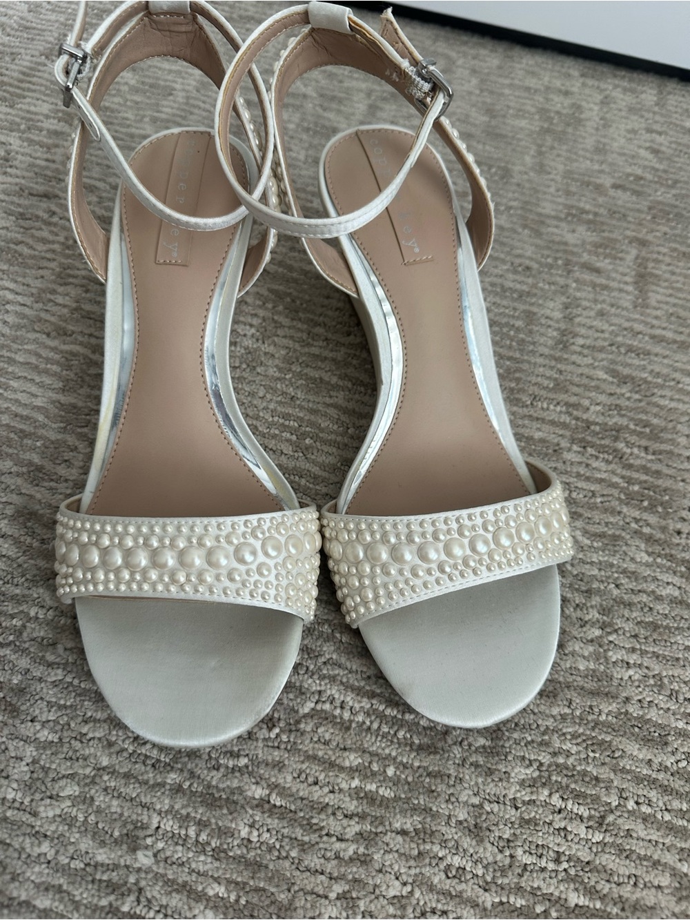 Copper Key Pearl-Embellished Women's Ankle-Strap Sandals in Cream